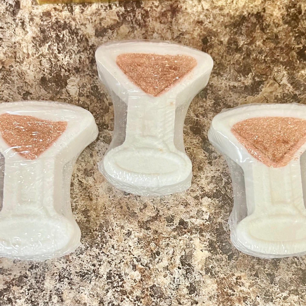 Brand New Bundle of 3 Expresso Martini Scented Bath Bombs - unisex - Picture 3 of 3